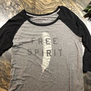 An American Eagle mid sleeve shirt:)